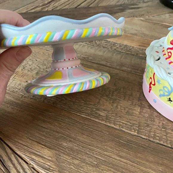 Partylite Colorful Ceramic Tiered Birthday Cake In Excellent Condition - Picture 8 of 14